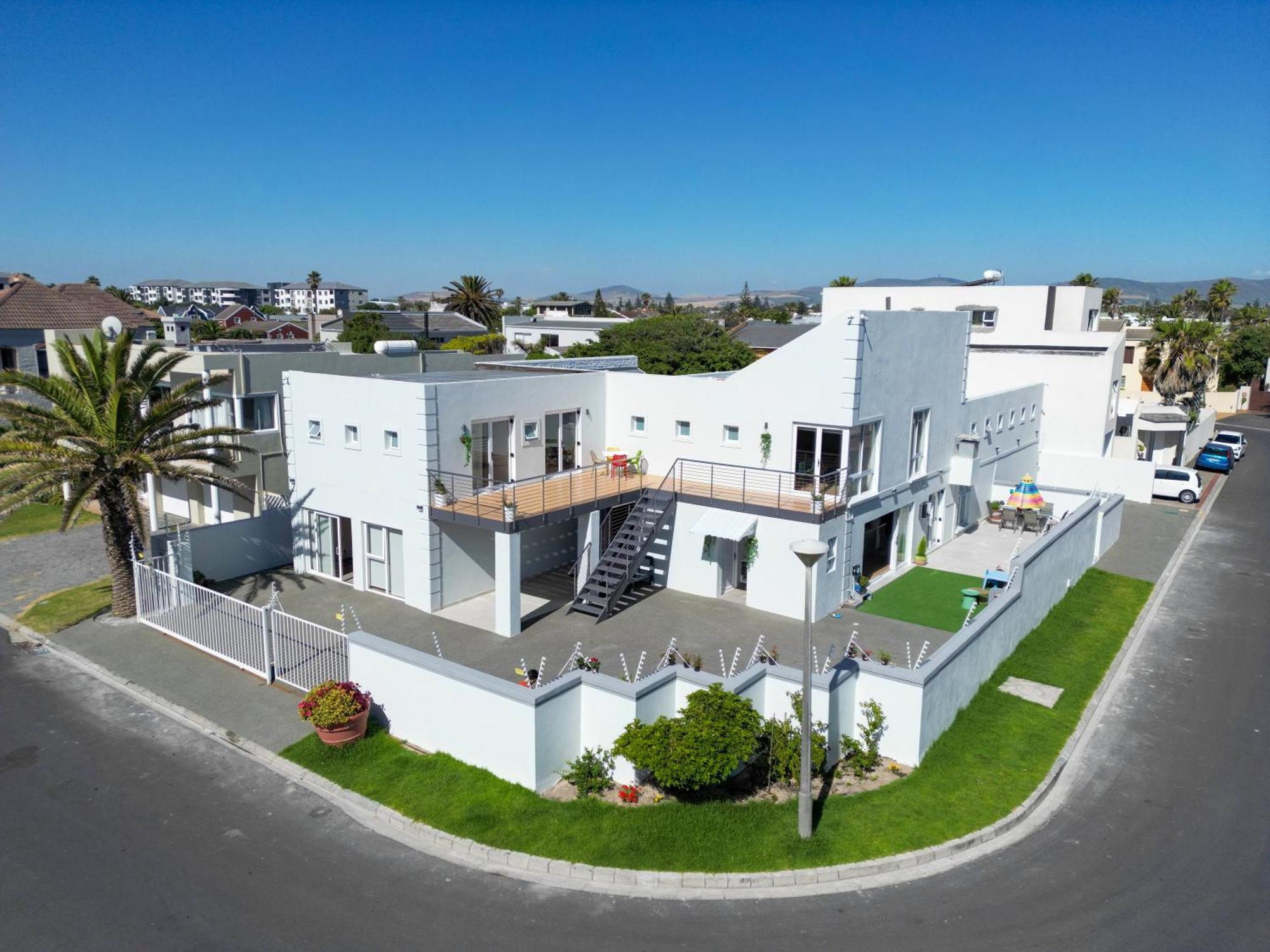 Ocean Vibes Hotel Cape Town Exterior photo