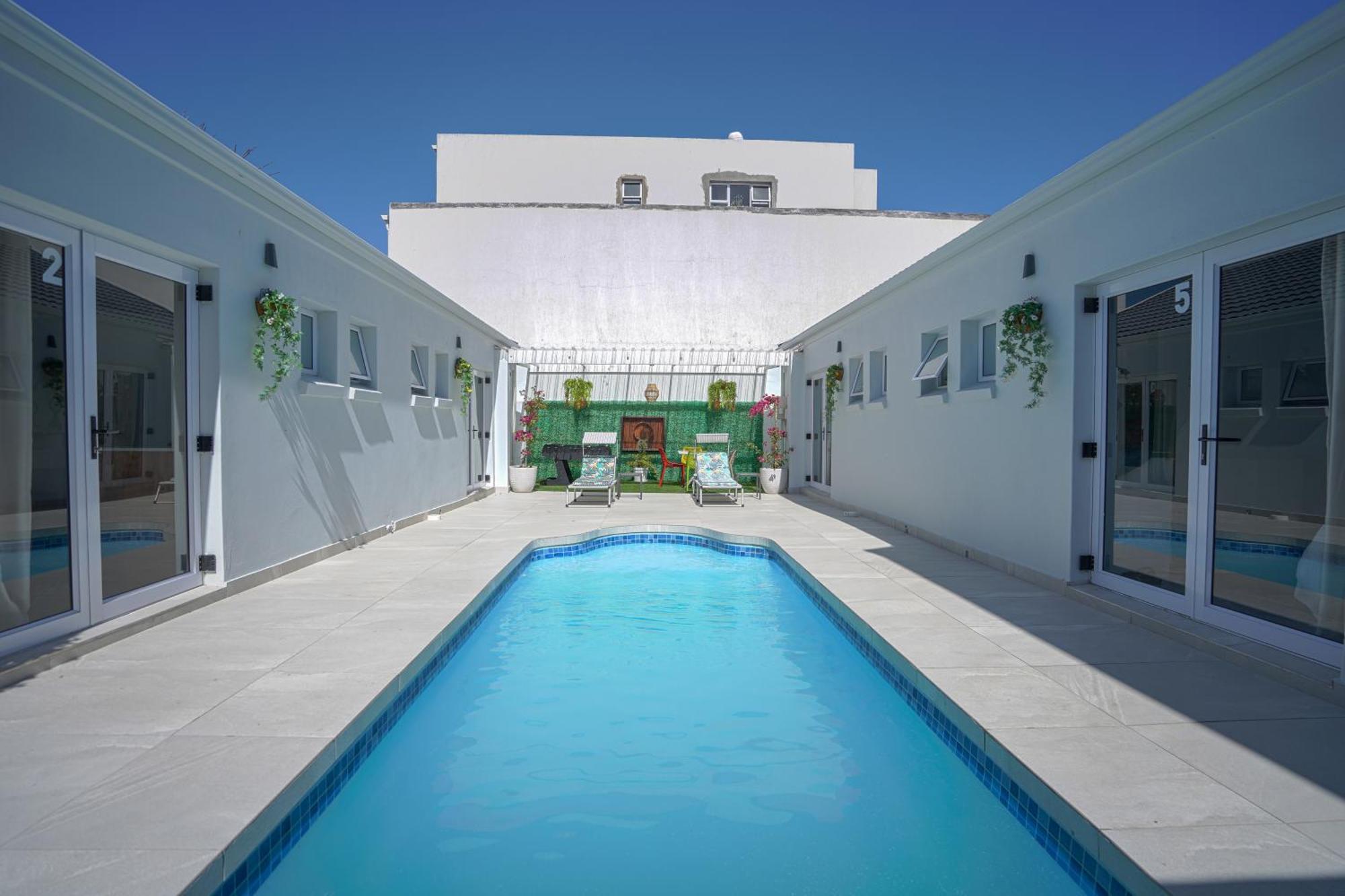 Ocean Vibes Hotel Cape Town Exterior photo