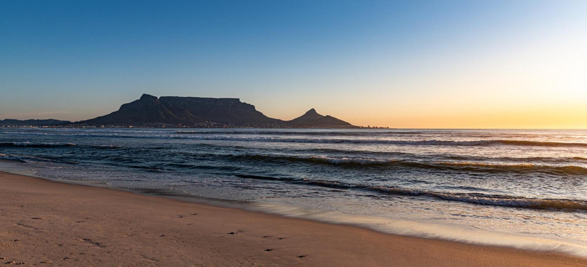 Ocean Vibes Hotel Cape Town Exterior photo